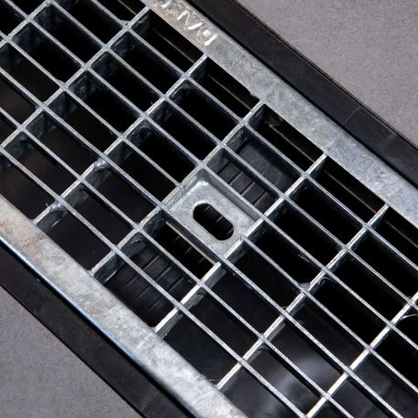 Système De Blocage Des Grilles De Caniveaux Pour Caniveau Standard 130 2 Système De Blocage Des Grilles De Caniveaux Pour Caniveau Standard 130 – Image 2