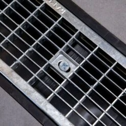 Système De Blocage Des Grilles De Caniveaux Pour Caniveau Standard 130 5 Système De Blocage Des Grilles De Caniveaux Pour Caniveau Standard 130 -Fila || EDMA Soldes Boutique systeme de blocage des grilles de caniveaux pour caniveau standard 130 2